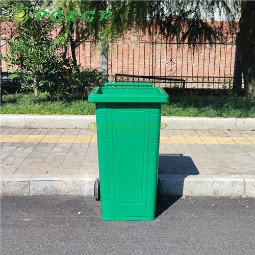 سطل زباله گالوانیزه 240 لیتری در فضای باز